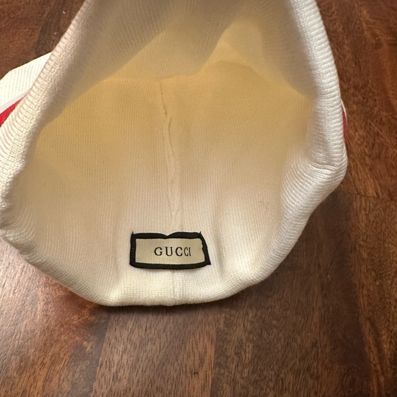 Gucci Ivory and Crimson Knit Hat - Picture 3 of 3